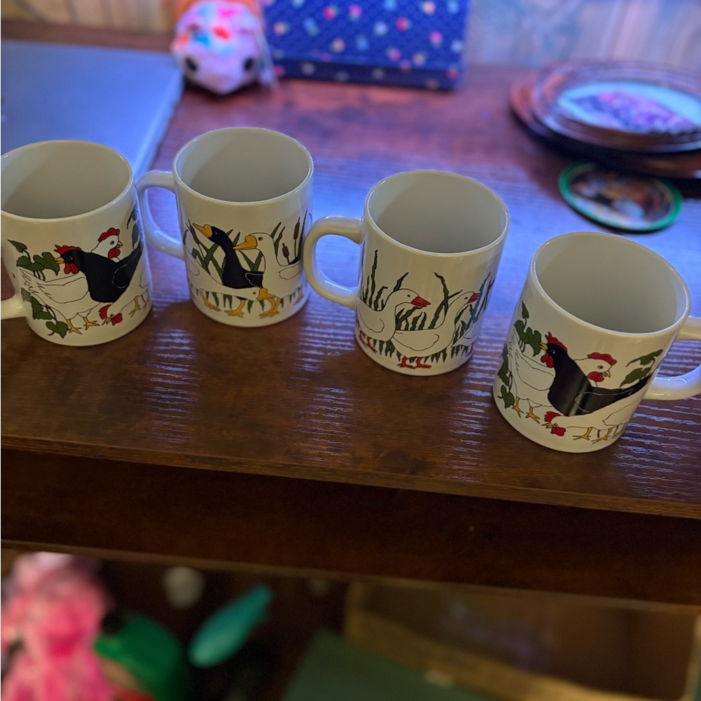 Whimsical Bird Design Mug Set